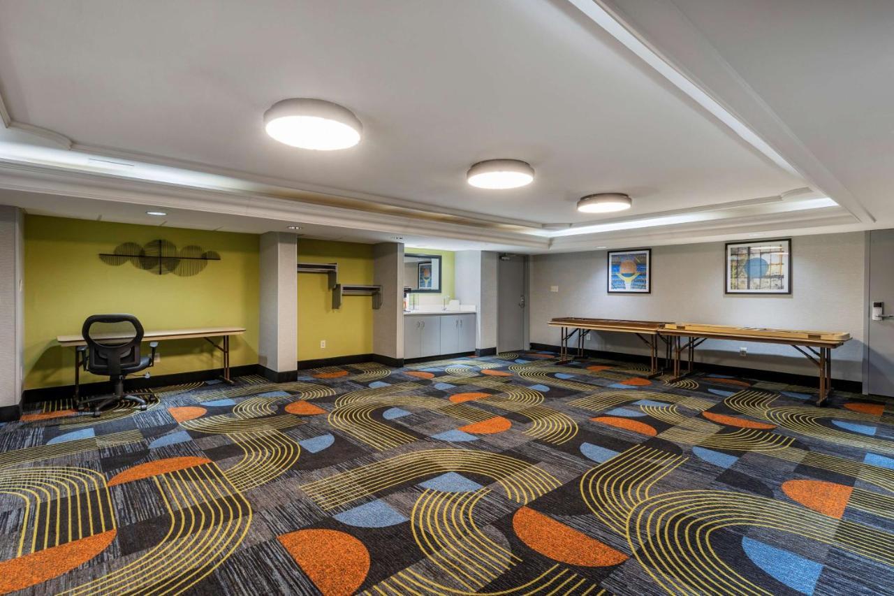 Western St. Louis West-westport Hotel 3*